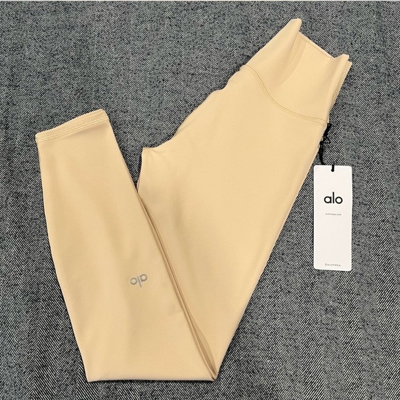 ALO Yoga Pants - NWT ALO YOGA |  7/8 HIGH WAIST AIRLIFT LEGGING XS
